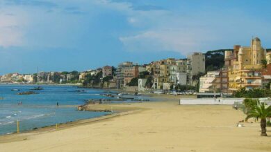 Ladro sotto l'ombrellone a Nettuno