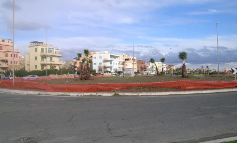 Molesta due minorenni