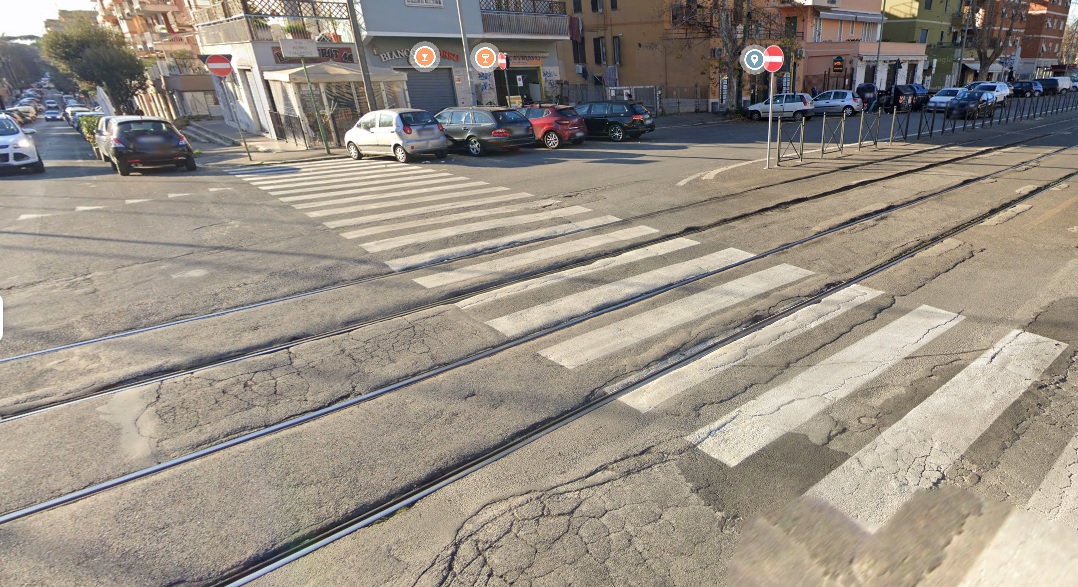 Via Filippo Parlatore 49 da google street view