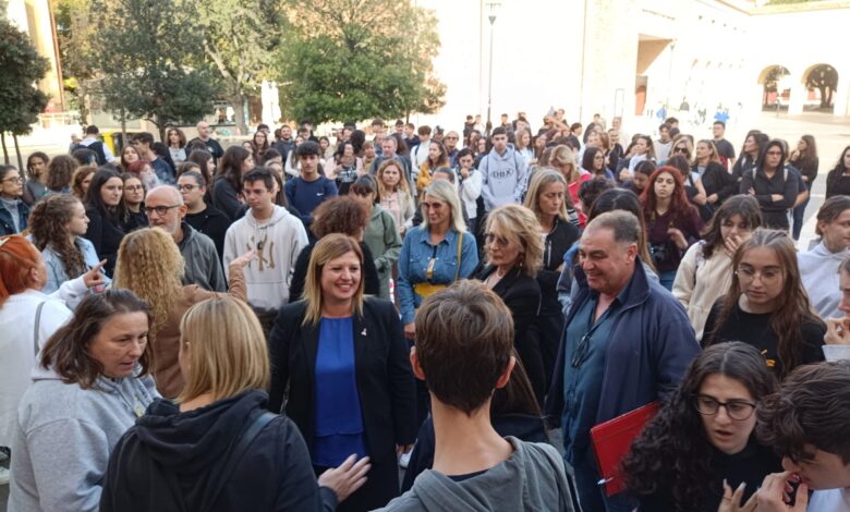 manifestazione studenti in piazza