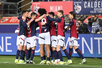 Bologna-Sassuolo 4-2, poker in rimonta nel derby emiliano 