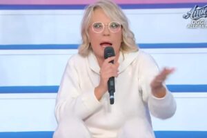 maria de filippi furiosa a uomini e donne