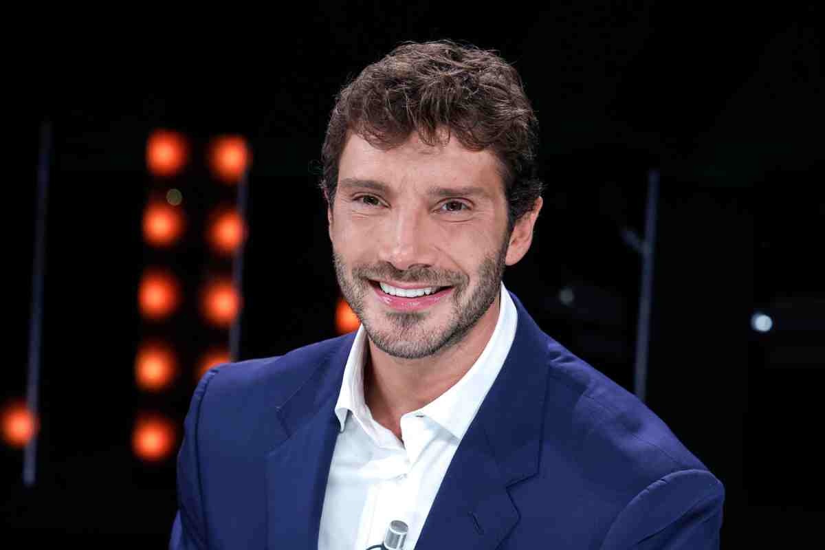 Stefano De Martino torna a Mediaset da Maria De Filippi